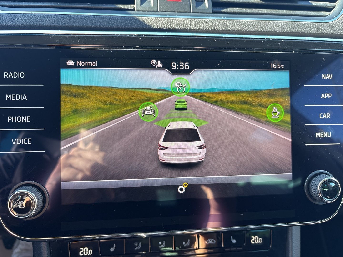 Škoda Superb Combi Style TDI DSG | Bild 17 von 23