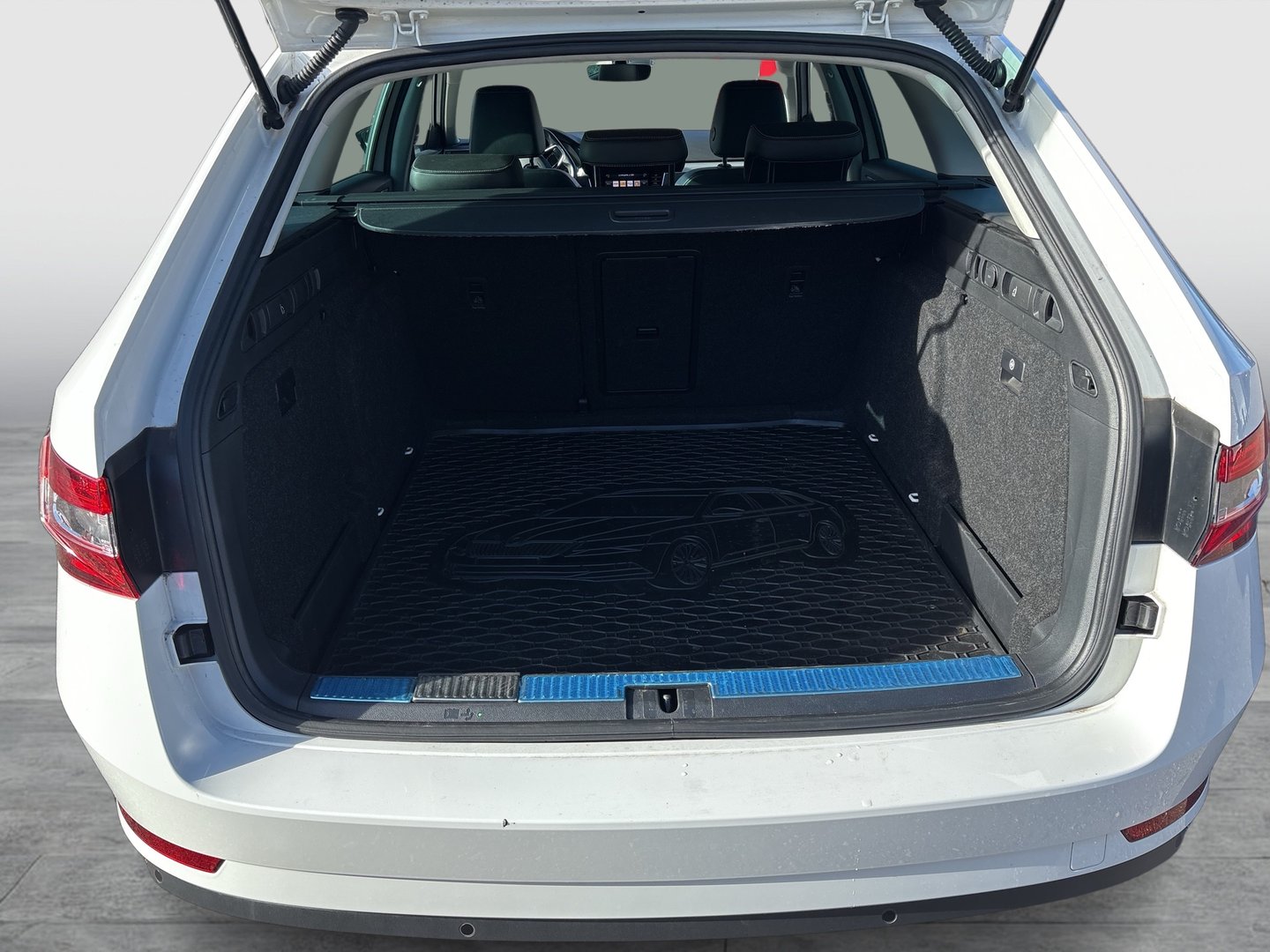 Škoda Superb Combi Style TDI DSG | Bild 21 von 23