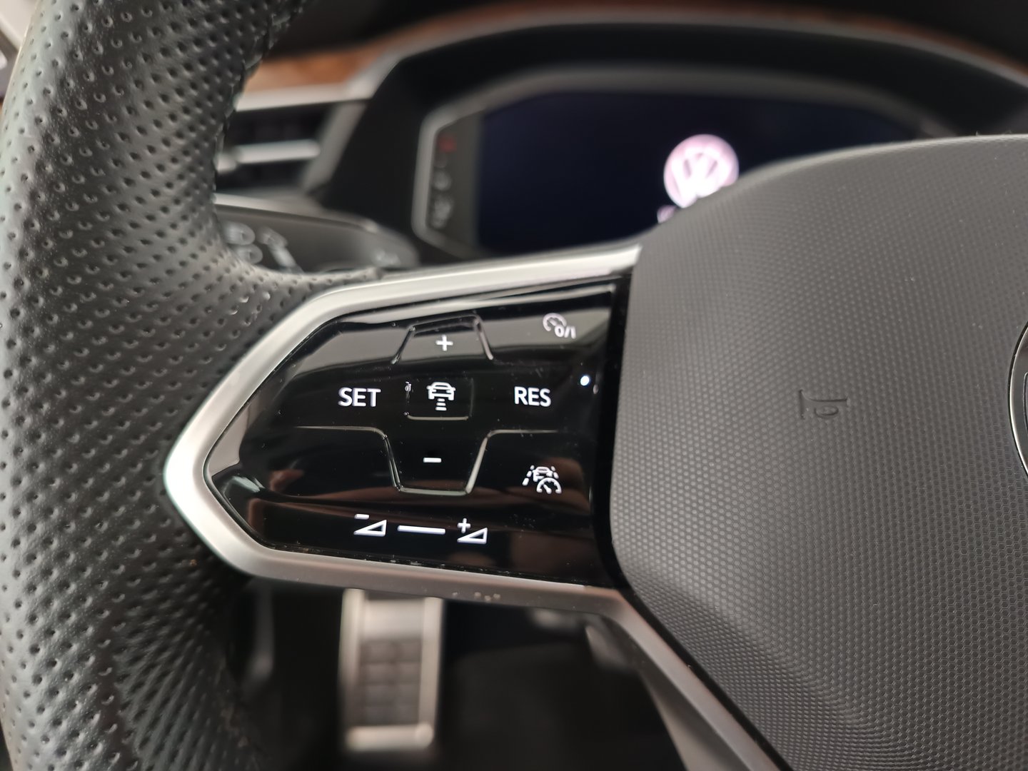 VW Arteon Elegance TDI DSG | Bild 16 von 34