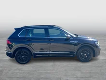 VW Tiguan Sky TDI SCR 4MOTION DSG in Deep Black Perlef.