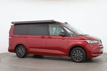 VW California Beach Camper TDI in Fortanarot Met./Dach Deepblack Perleff.