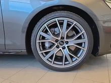 Audi A4 Limousine 45 TFSI quattro S line in daytonagrau perleff.
