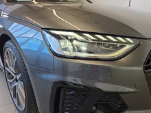 Audi A4 Limousine 45 TFSI quattro S line in daytonagrau perleff.