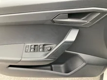 SEAT Arona Reference Edition 1.0 TSI in Candy-Weiß