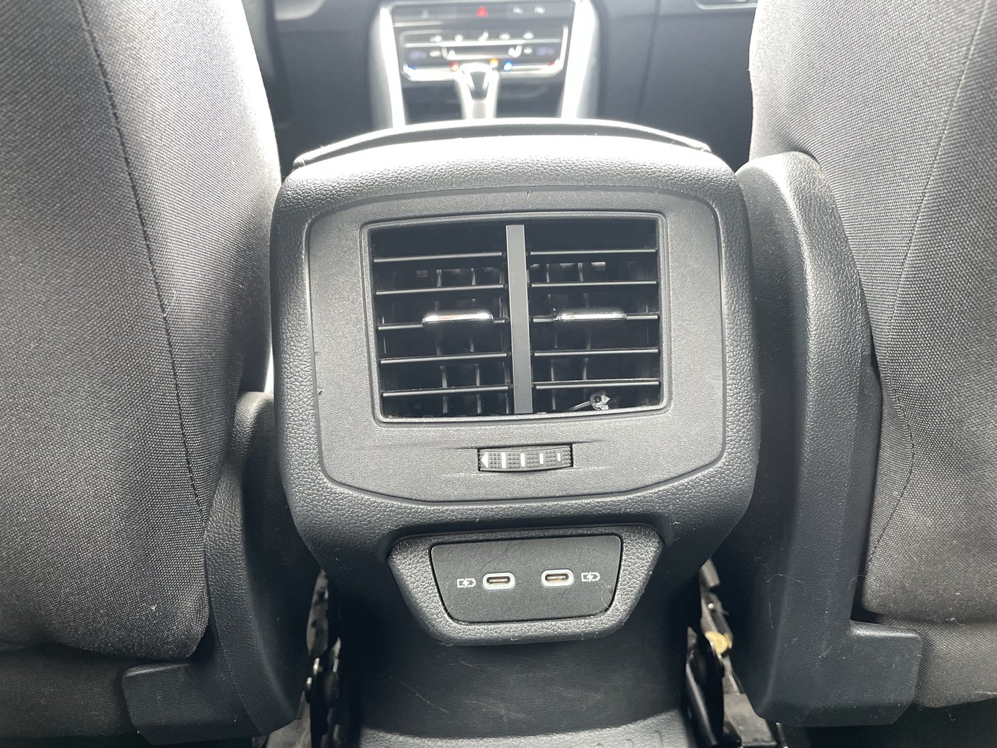 VW T-Roc Style TSI DSG | Bild 38 von 40