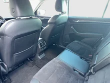 Škoda Kodiaq 4x4 SCOUT TDI DSG in Moon-Weiß Metallic