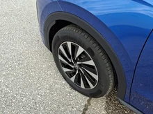 VW T-Roc Life eTSI DSG in Celestial Blue Dach Black Uni