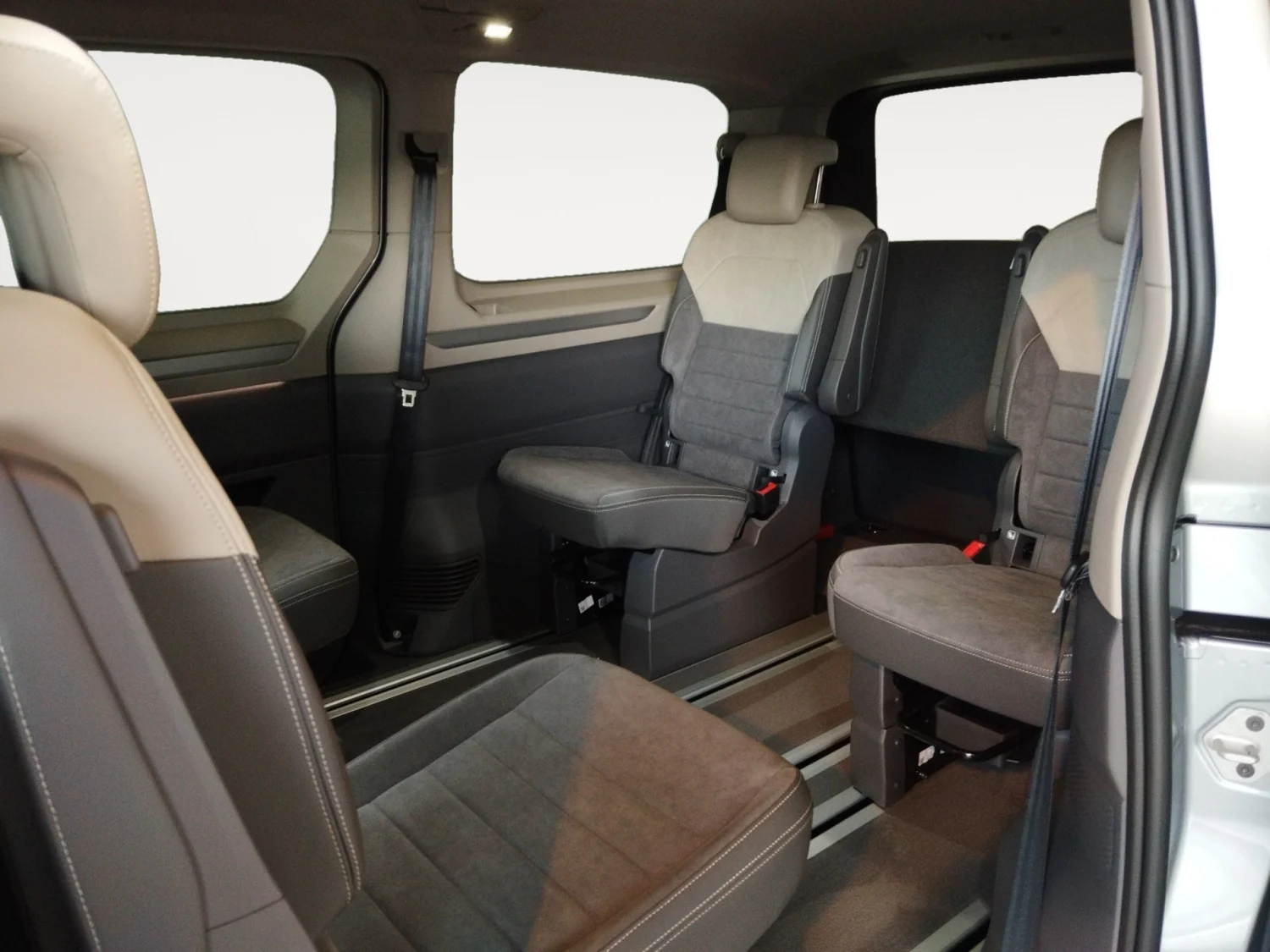Bild eines VW Multivan Edition ÜH eHybrid 180 kW 4M