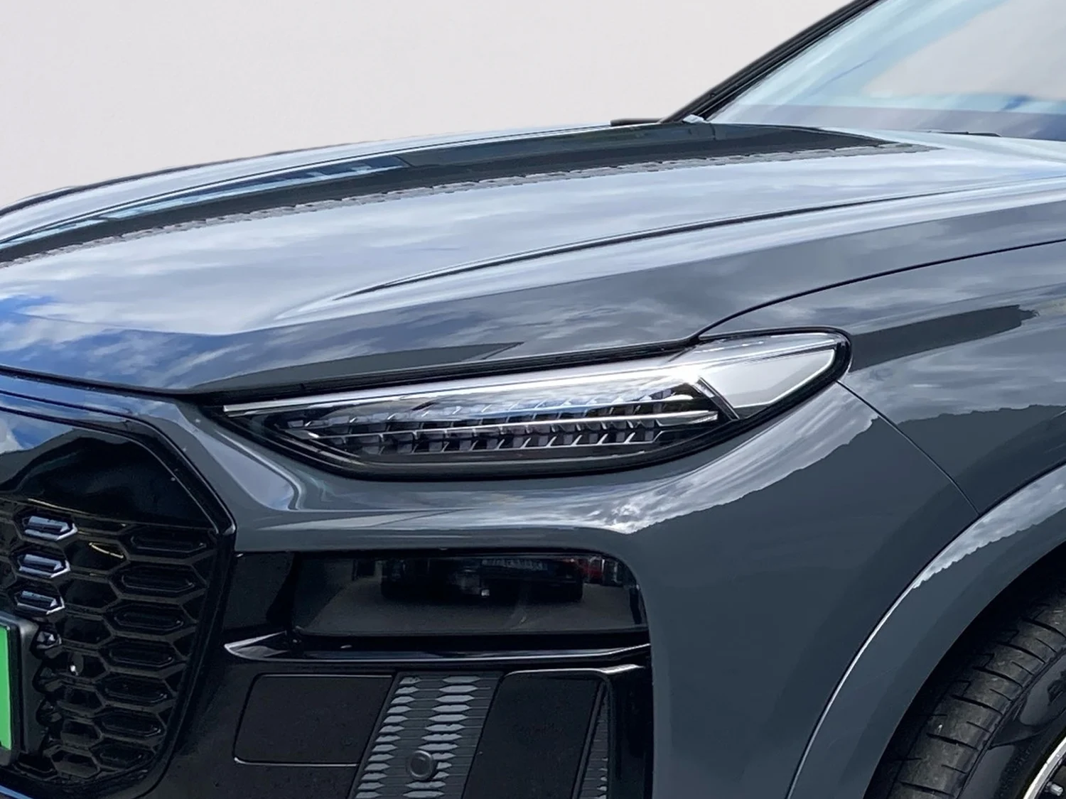 Bild eines Audi Q6 Sportback e-tron quattro