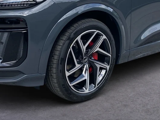 Bild eines Audi Q6 Sportback e-tron quattro