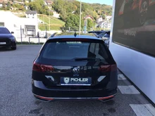 VW Passat Variant GTE in 2T Deep Black Perleffekt