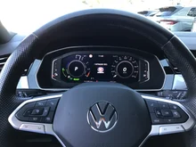 VW Passat Variant GTE in 2T Deep Black Perleffekt