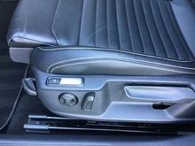VW Passat Variant GTE in 2T Deep Black Perleffekt