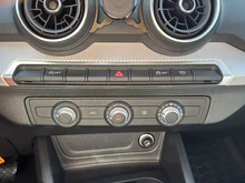 Audi Q2 30 TFSI in brillantschwarz Klar