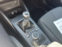 Audi Q2 30 TFSI in brillantschwarz Klar