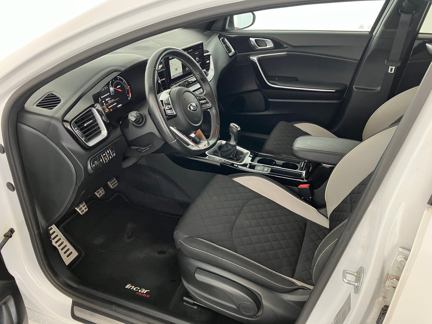 Kia pro ceed 1,6 CRDi SCR GT-Line | Bild 4 von 19