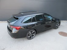 Škoda Octavia Combi Sportline TDI DSG in Black-Magic Perleffekt