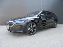 Škoda Octavia Combi Sportline TDI DSG in Black-Magic Perleffekt