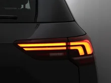 VW Golf Rabbit mHEV DSG in Delfingrau Metallic