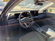 VW T-Roc Life eTSI DSG in Grenadillschwarz Metallic