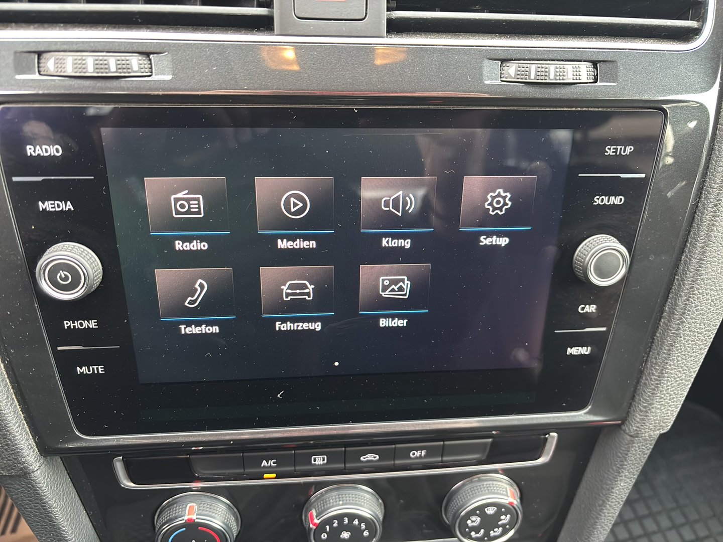 VW Golf Variant TDI SCR | Bild 17 von 25