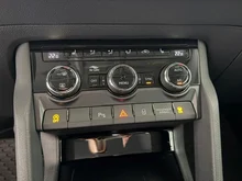 Škoda Karoq Selection TSI in Stahl-Grau