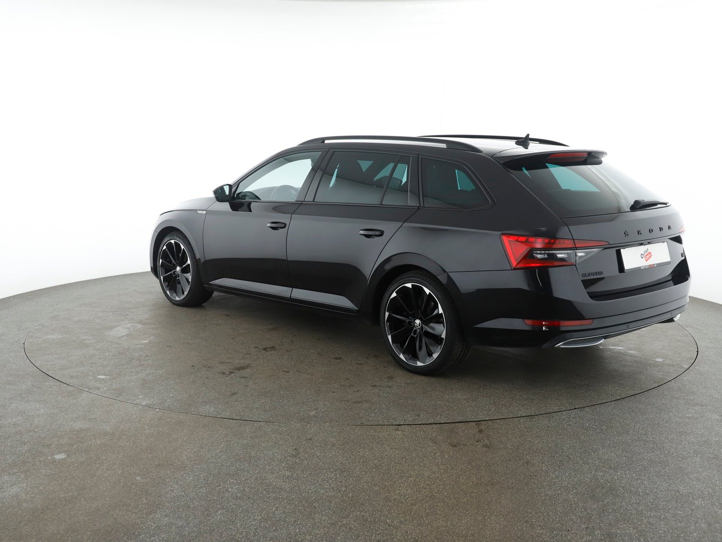Škoda SUPERB Combi iV SPORTLINE DSG | Bild 2 von 13