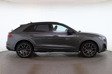 Audi Q8 e-hybrid quattro 360 kW in Daytonagrau Perleffekt
