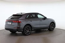 Audi Q8 e-hybrid quattro 360 kW in Daytonagrau Perleffekt