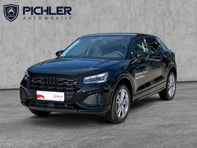 Audi Q2 30 TFSI admired