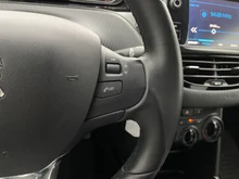 Peugeot 2008 Active in grau metallic