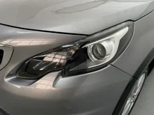 Peugeot 2008 Active in grau metallic