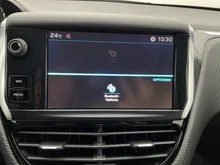 Peugeot 2008 Active in grau metallic