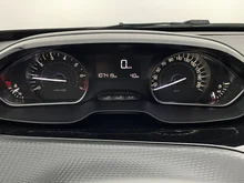 Peugeot 2008 Active in grau metallic