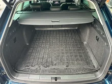 Škoda Superb Combi 4x4 SCOUT TDI DSG in Lava-Blau Metallic