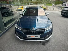 Škoda Superb Combi 4x4 SCOUT TDI DSG in Lava-Blau Metallic