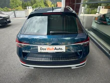 Škoda Superb Combi 4x4 SCOUT TDI DSG in Lava-Blau Metallic