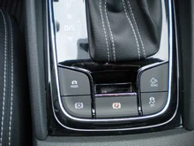 Škoda Karoq 4x4 SPORTLINE TDI DSG in Race-Blau Metallic