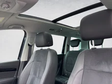 VW Sharan Business+ TDI SCR 5-Sitzer in Deep Black Perleffekt