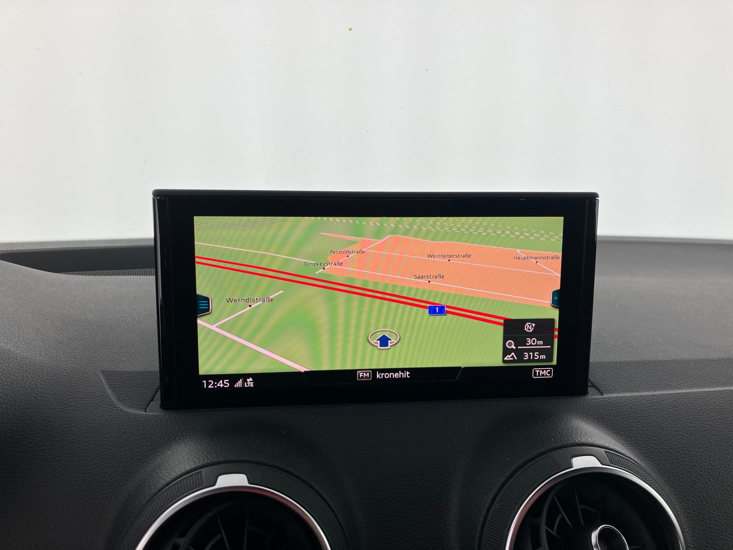 Audi Q2 35 TDI Sport | Bild 6 von 13