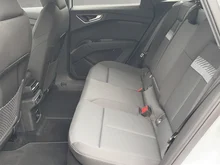 Audi Q4 e-tron performance in Gletscherweiss metallic