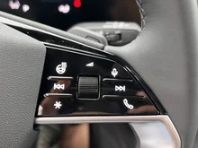 Audi Q4 e-tron performance in Gletscherweiss metallic
