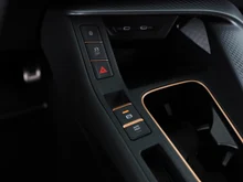 CUPRA Terramar 1.5 e-TSI 150 PS DSG in Cosmos-Blau Metallic