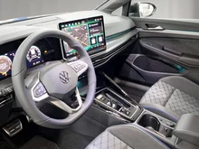 VW Golf Variant Sport mHeV DSG in Delfingrau Metallic