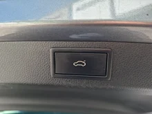 Škoda Karoq Sportline TDI SCR in Graphit-Grau Metallic