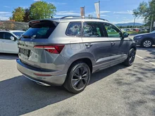 Škoda Karoq Sportline TDI SCR in Graphit-Grau Metallic