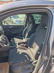 Škoda Karoq Sportline TDI SCR in Graphit-Grau Metallic