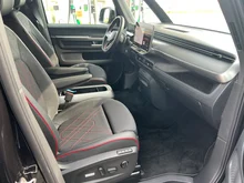 VW ID Buzz ID. Buzz GTX in Deep Black Perleffekt