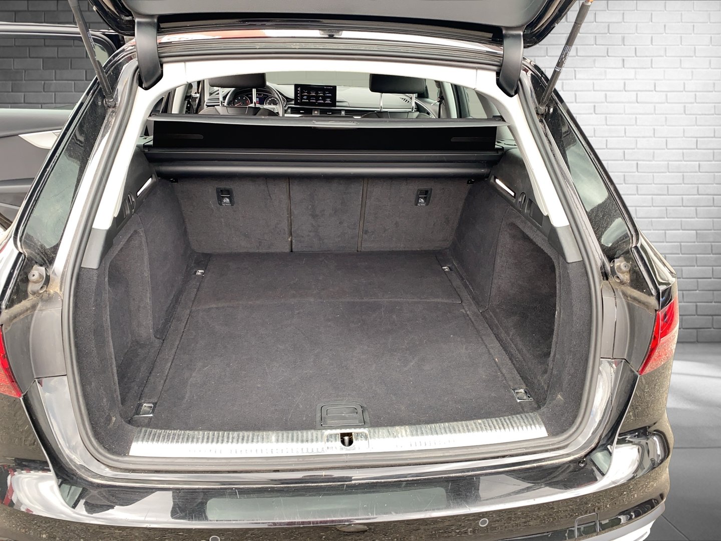 Audi A4 Avant 30 TDI advanced | Bild 20 von 23