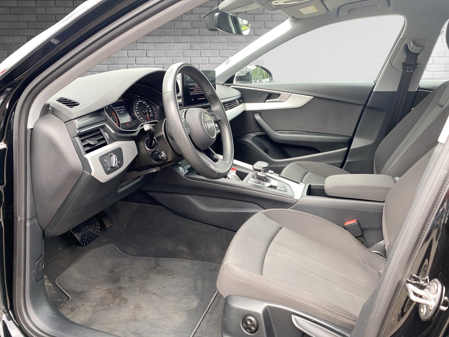 Audi A4 Avant 30 TDI advanced | Bild 10 von 23